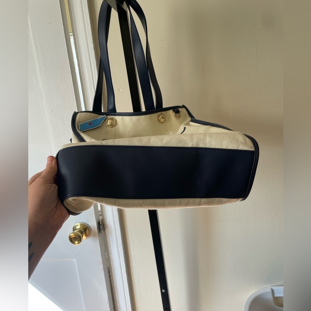 Draper James|| Totes Y’all Tote bag, Leather and canvas bag, With Tennessee Pin - Picture 3 of 13
